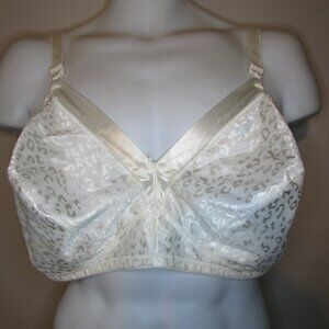 JUST MY SIZE by HANES BRA C50/115 Wht Lot of 2